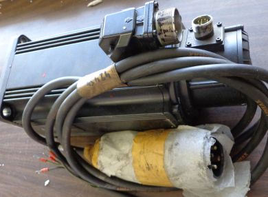 INDRAMAT PERMANENT MAGNET MOTOR  MDD-090B-N-030-N2L-110PB0